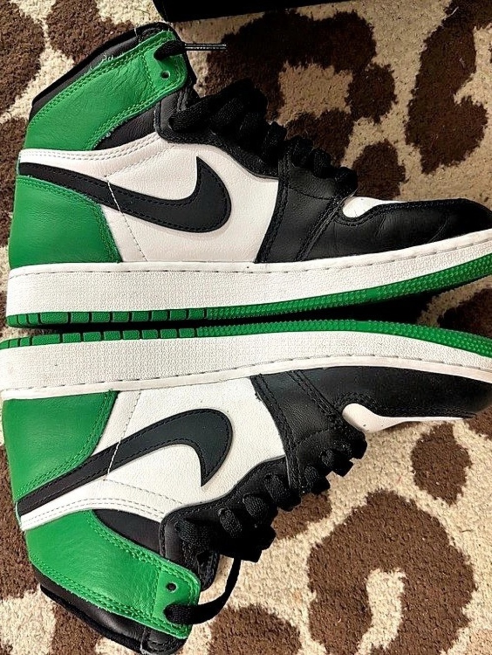 Nike Air Jordan 1 Retro High OG GS 'Lucky Green' Green & Black US 5.5 y